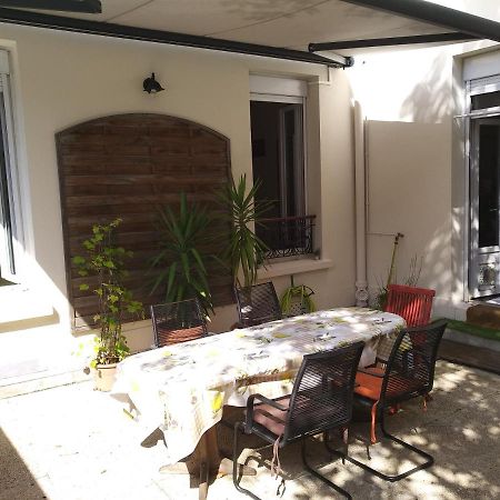 Cosy Rare 2 Bedroom Apartment Around A Private Garden Neuilly-sur-Seine Luaran gambar